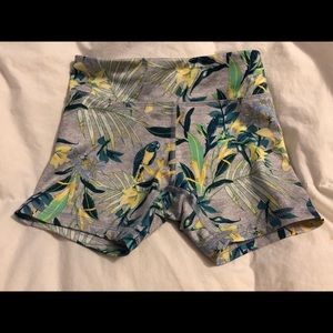 Girls Old Navy exercise shorts
